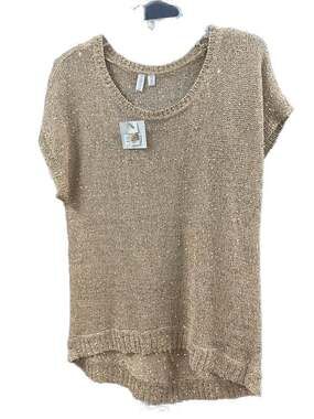 Madison NWT Gold mesh short sleeve top